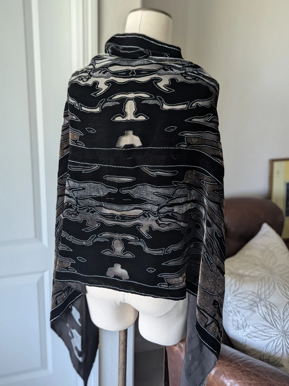 Women’s Draped Poncho Scarf - Black & Gray